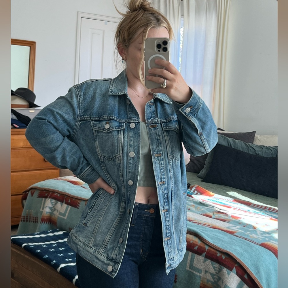 Madewell oversized trucker jean jacket size small
